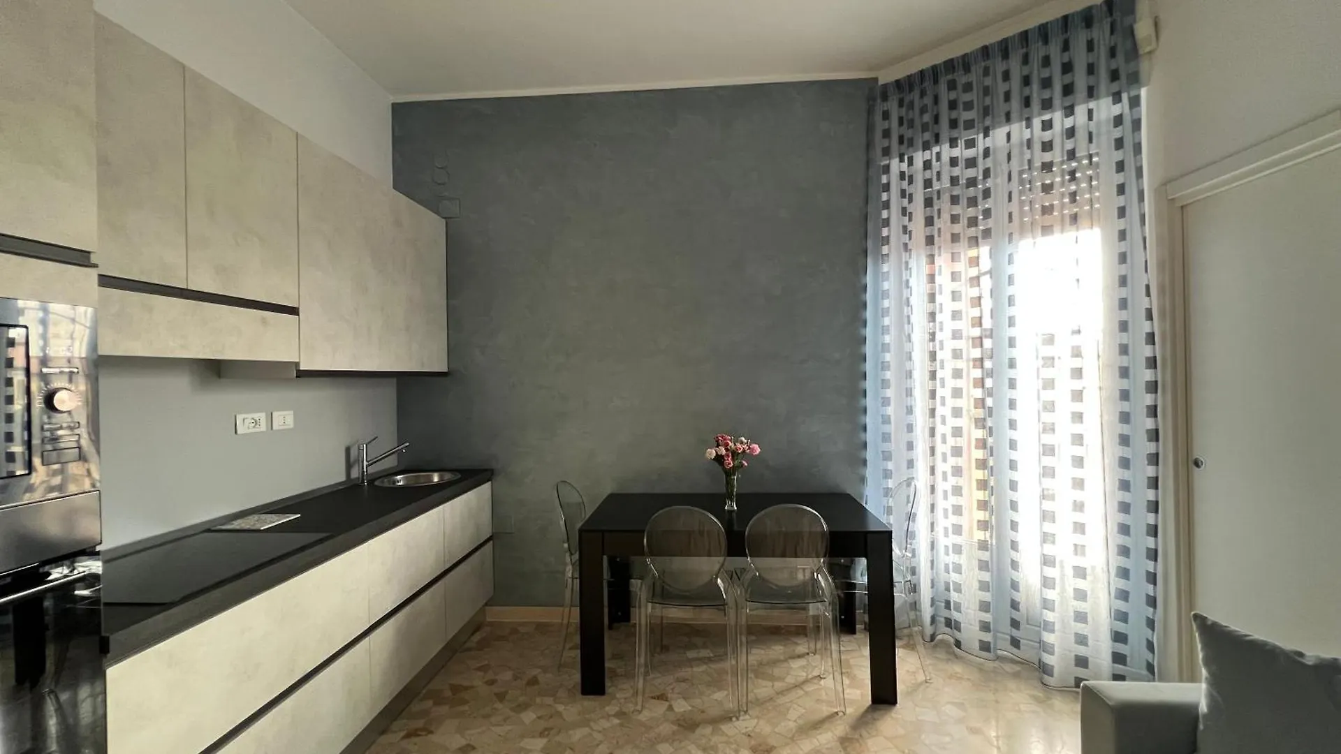 Confortevole Appartamento Zona Bocconi-Porta Romana Mediolan 0*,  Włochy
